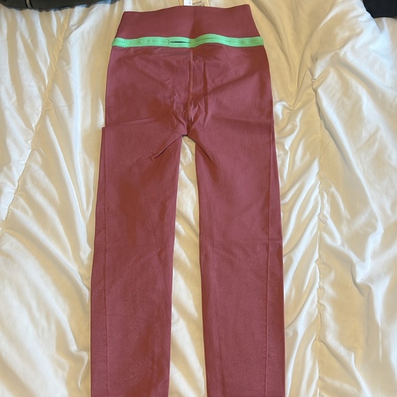 Fabletics High-waisted Sculptknit Cut out Back Legging Size M/8 - Picture 2 of 4